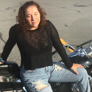 Meet your Posher, Carissa